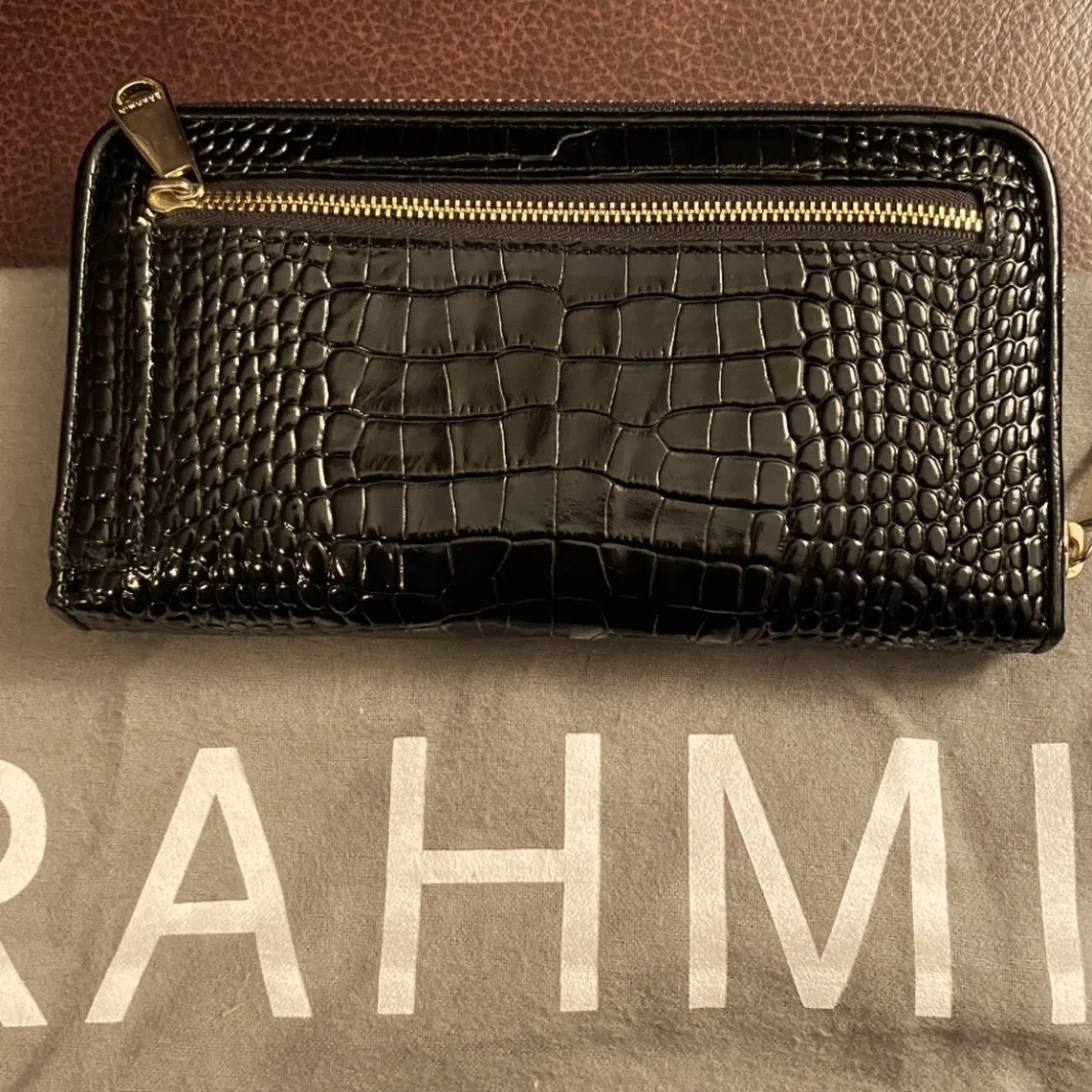 NWOT Brahmin Duxbury Custom Quilted Ivory and Black Satchel and Suri Wallet Set - Picture 5 of 7